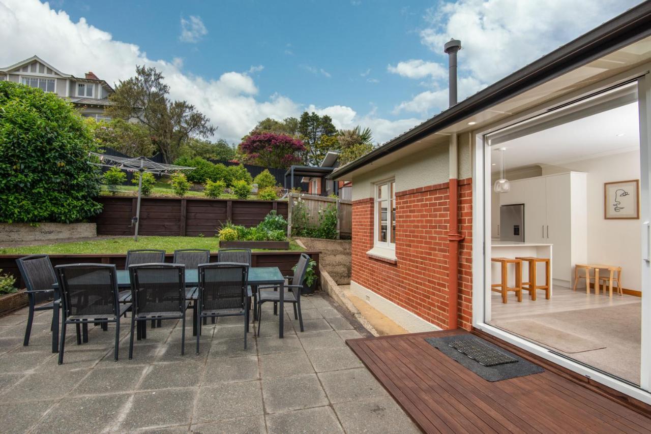 Stunning Family Home In Andersons Bay Dunedin Exterior foto